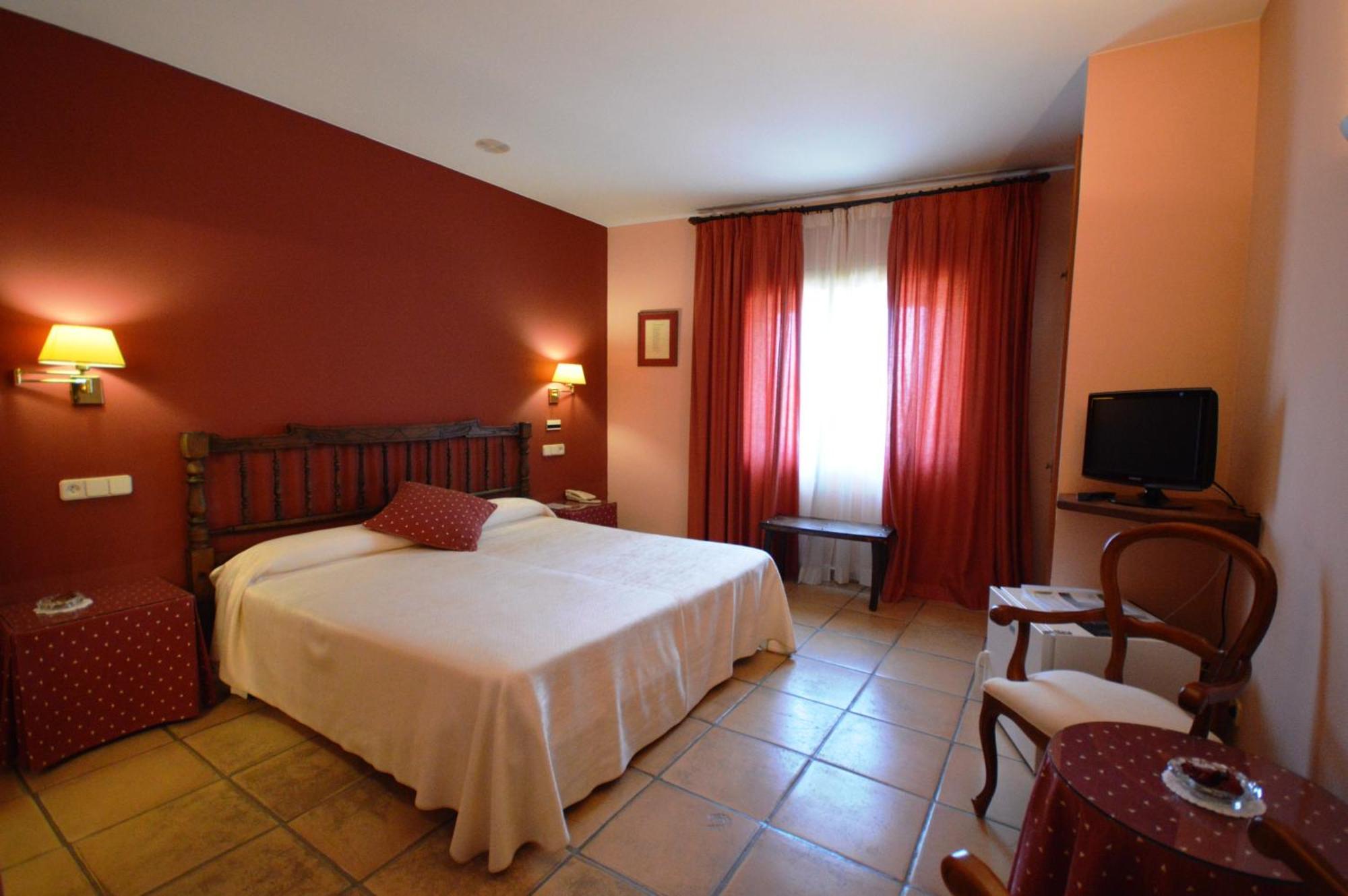 Hotel Can Ceret Sant Pere Pescador Zimmer foto