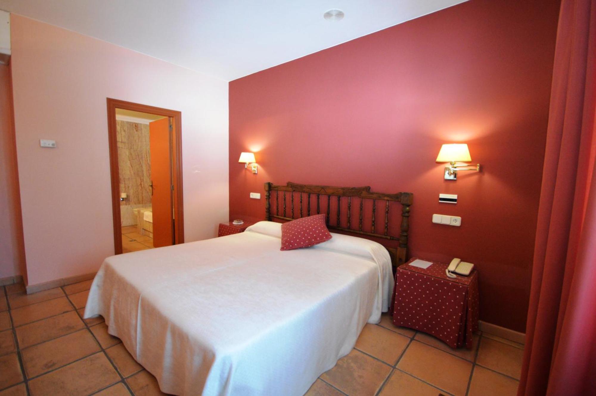 Hotel Can Ceret Sant Pere Pescador Zimmer foto