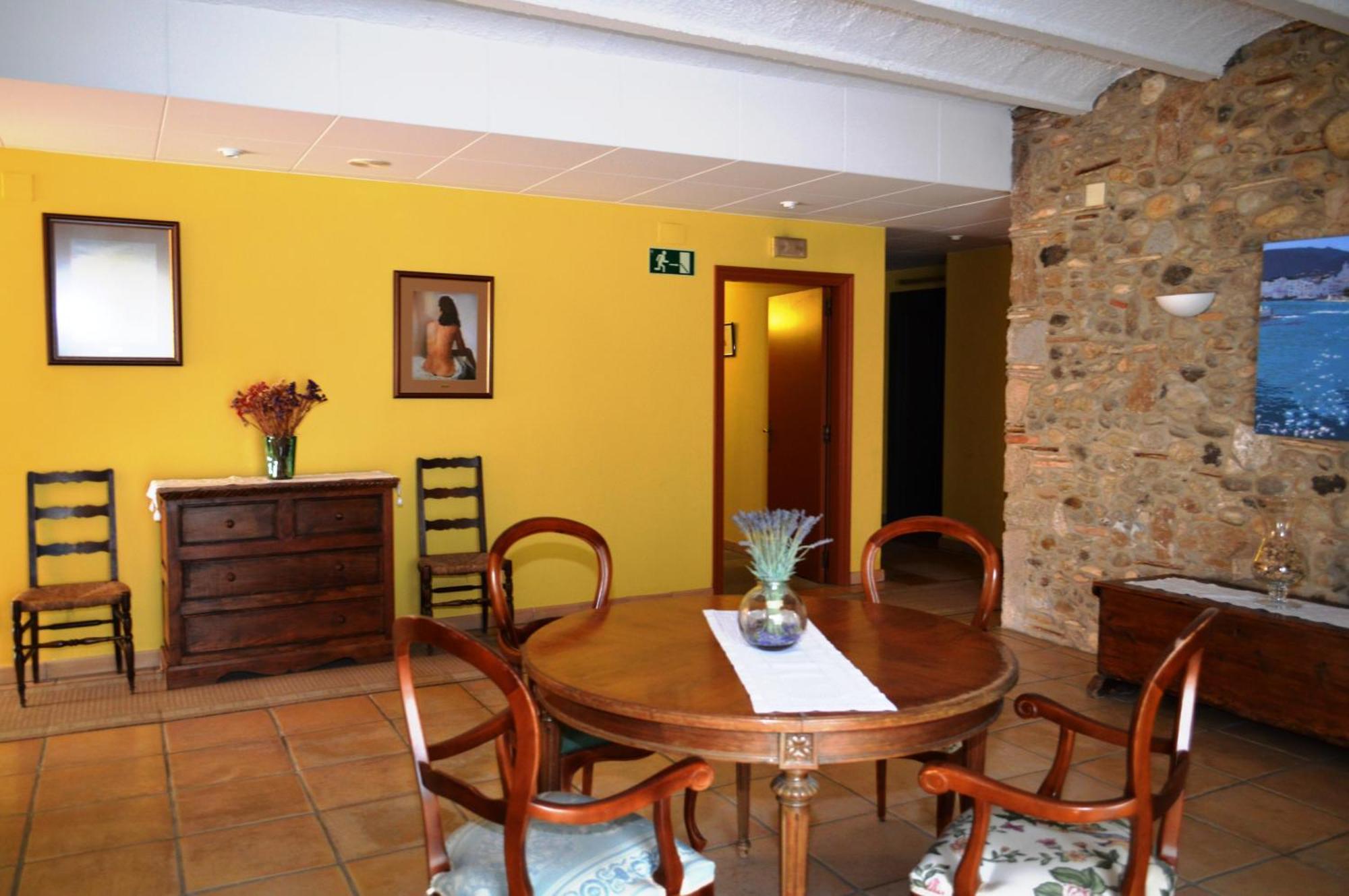 Hotel Can Ceret Sant Pere Pescador Zimmer foto